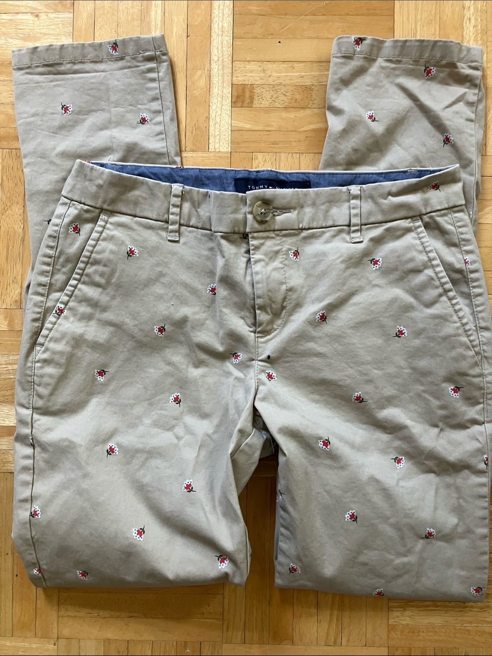 Hilfiger chino style pants with cute floral bud print EUC 2